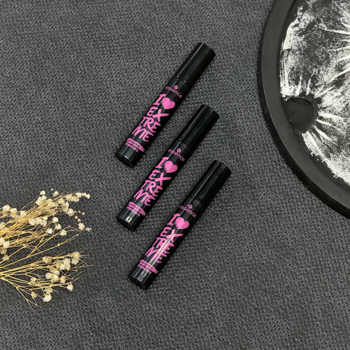 ریمل مشکی اسنس essenceمدل extreme volumeاصل حجم 12ml و رنگ مشکی