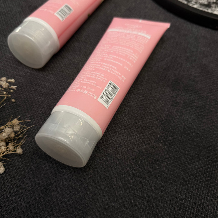 اسکراپ و نمک بدن هلو برند بیو اکوا BIOAQUA بطری 250 گرم